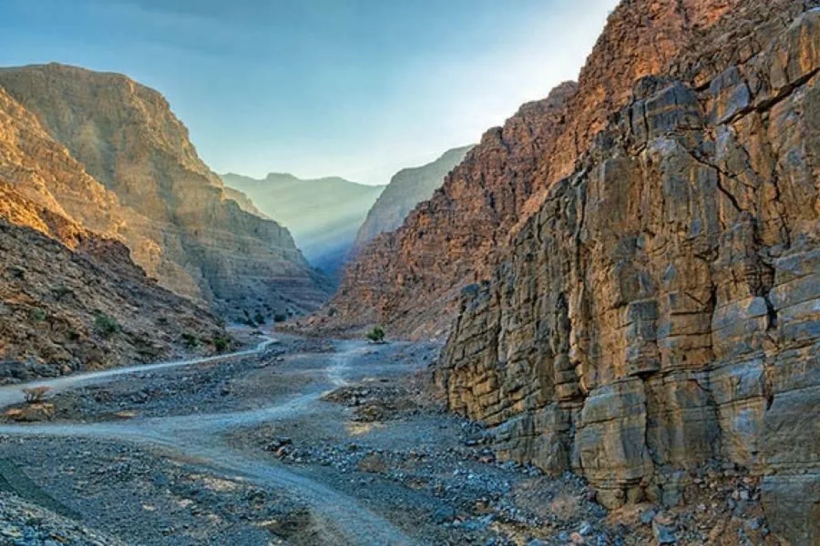 A Kuhi mountain pass in the northern escarpment, on the border of Ahanestan and Nourestan