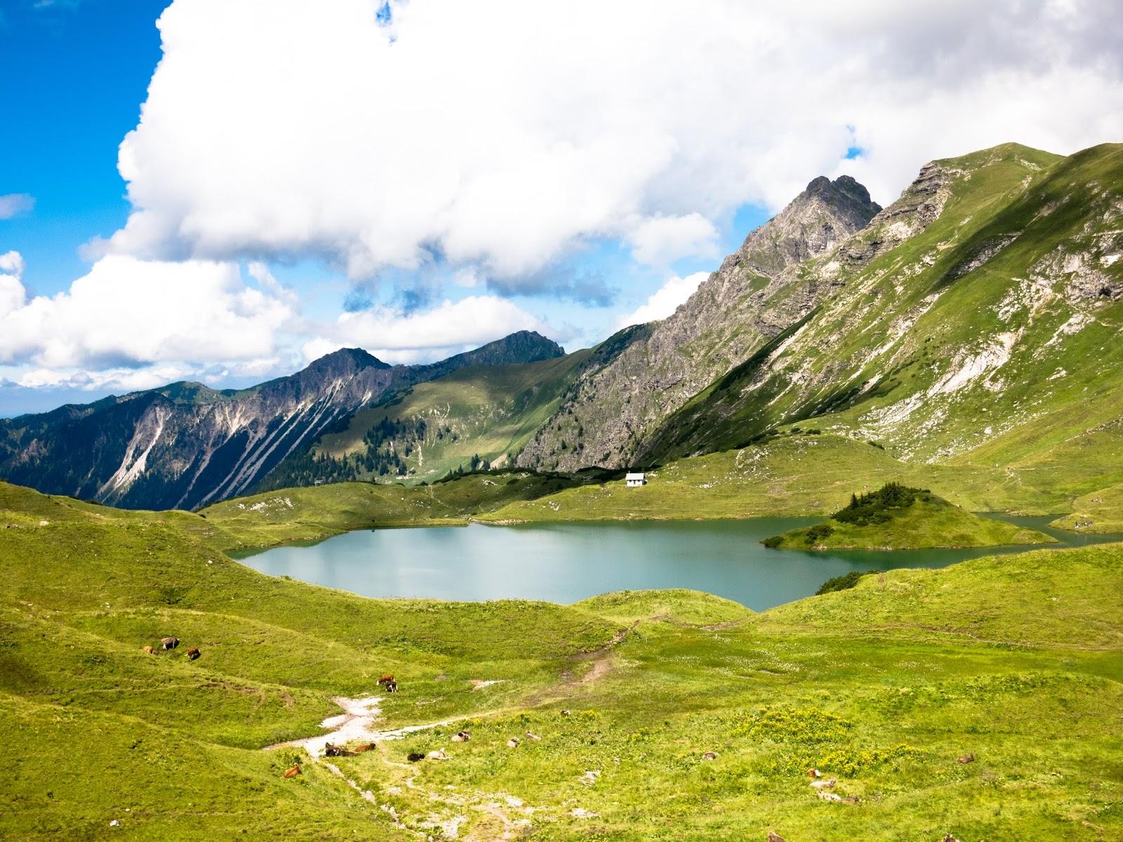Lake Schracksee, a lake located in the Bairatian Highlands, State Bairath