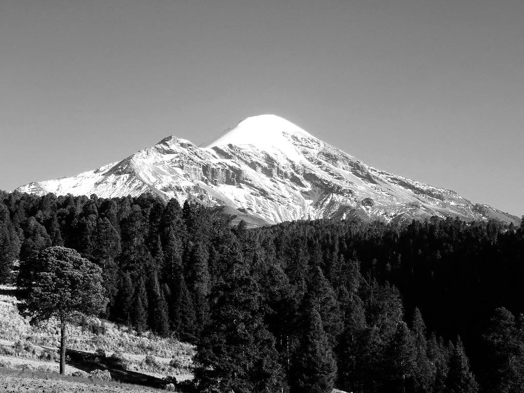 Pico de Muere, the highest mountain in Auritania, part of the Anahuacan Volcanic Belt.