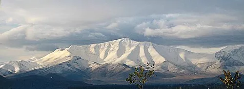 The Sang-e Sefid highlands in winter, Kuhband shahrestān, showing the limestone terrain that gives the city its name