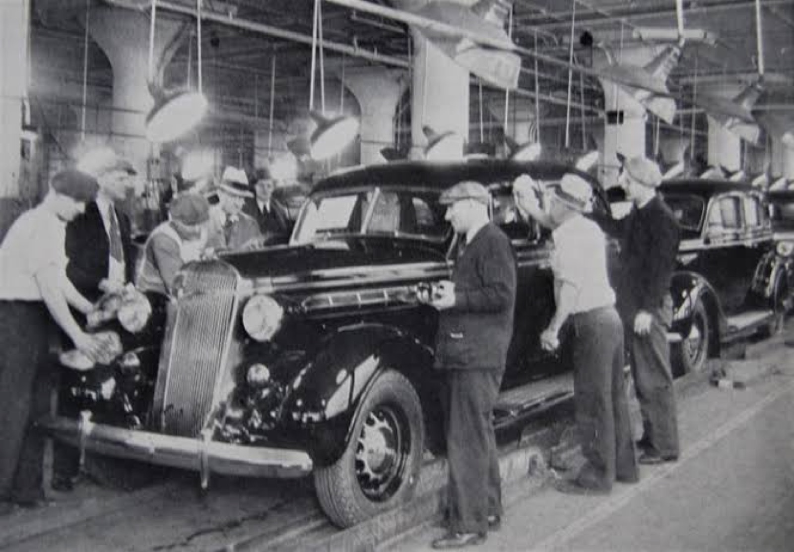 A view from a Dynamo assembly line, one of the most commonly seen Elysian export products.